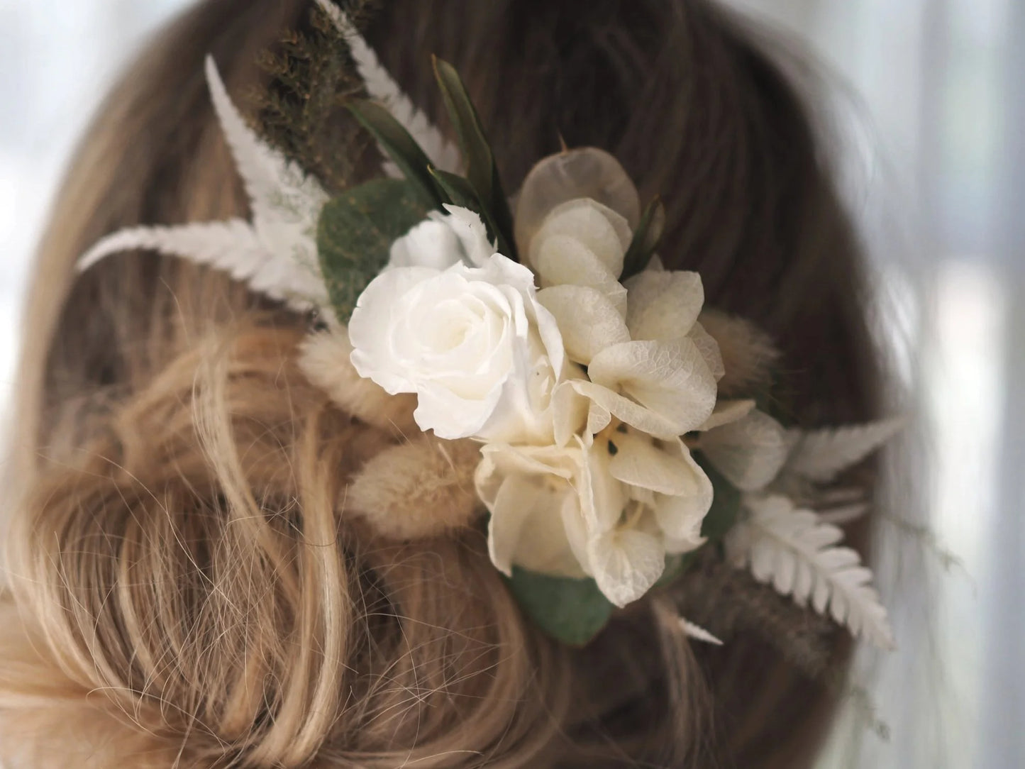 Everlasting Rose Comb - White