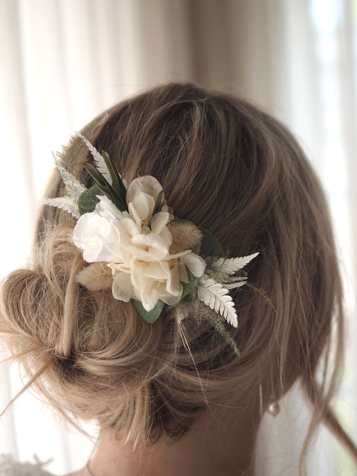 Everlasting Rose Comb - White