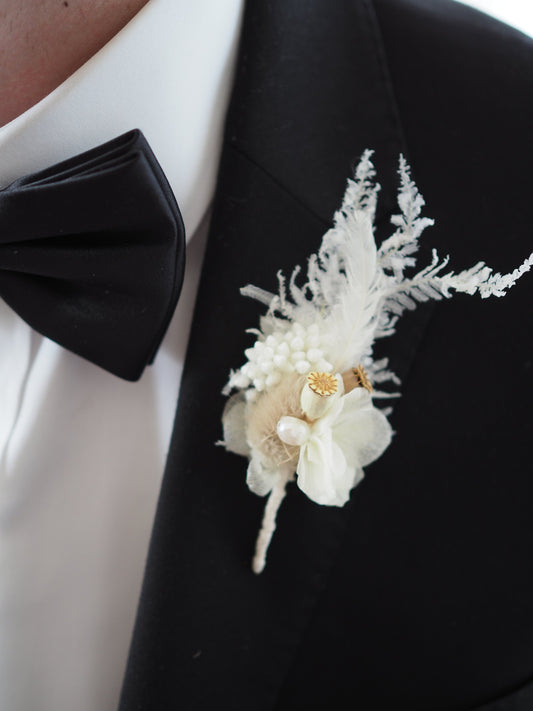 Pearl Buttonhole- White