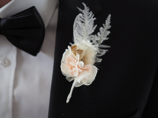 Pearl Buttonhole- Subtle Pink