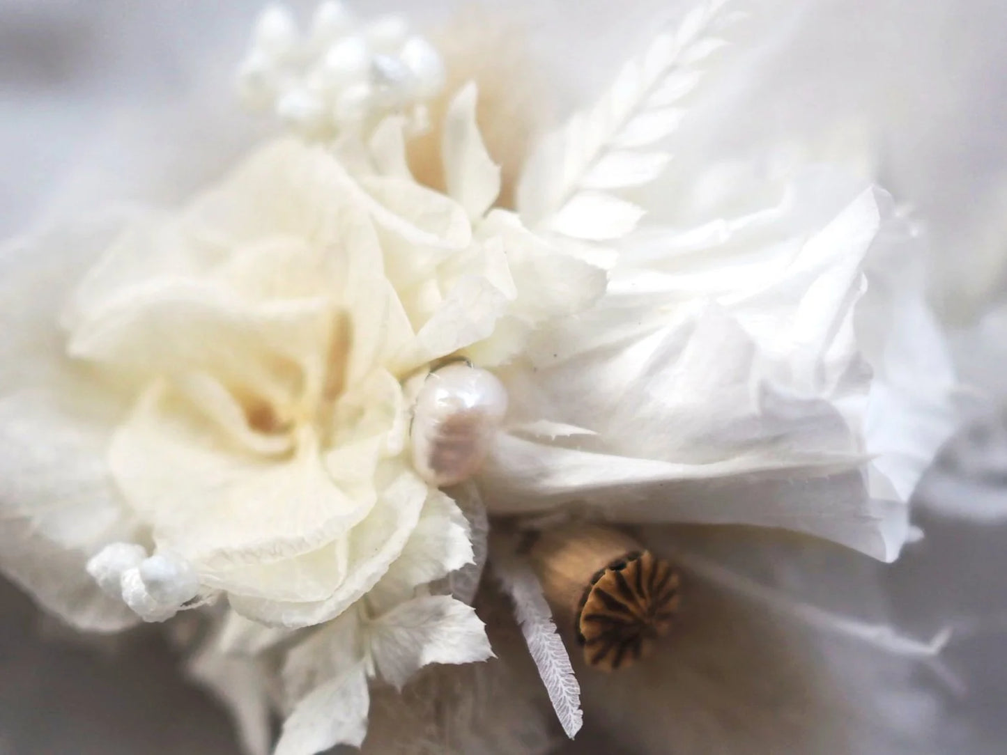 Everlasting Floral Brooch with Fresh Water Pearl- White